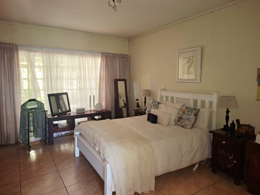 2 Bedroom Property for Sale in Golf View North West